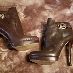 NWOT...Michael Kors Leather Ankle Boot